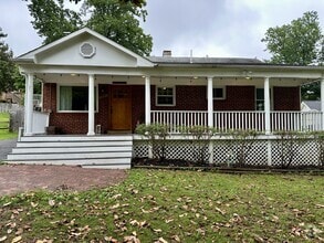 Building Photo - 2739 Woodley Pl