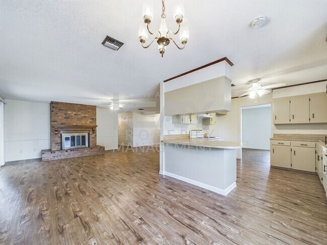 Foto del edificio - Beautiful 3 bedroom, 2 bathroom home avail...