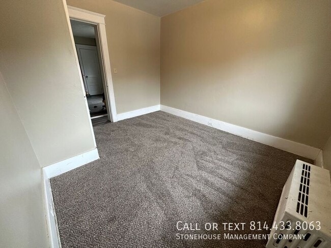 Foto del edificio - 239 E 10th St