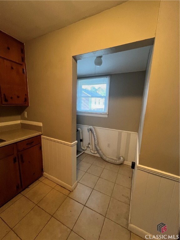 Building Photo - 129 Pineview Dr
