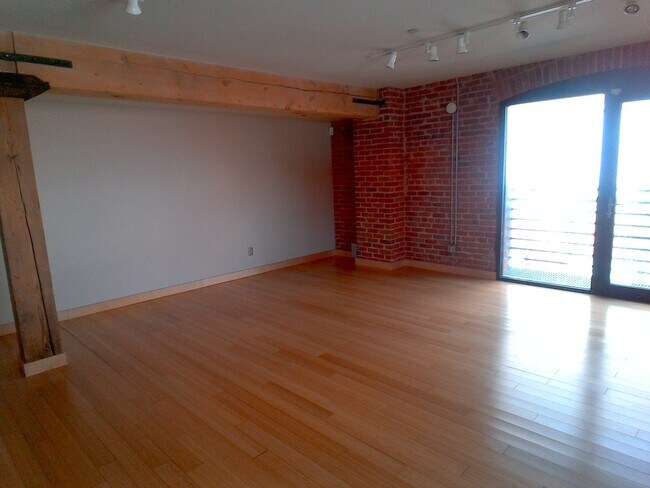 Foto del edificio - Downtown Loft-Style Studio Condo | 720 Sq....