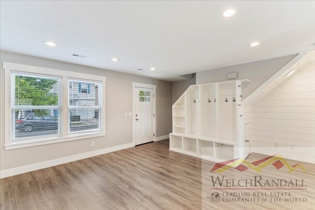 Foto del edificio - Your Clinton Haven – Modern, Spacious, and...