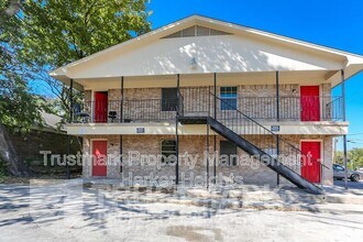 Building Photo - 501-503 Root Ave