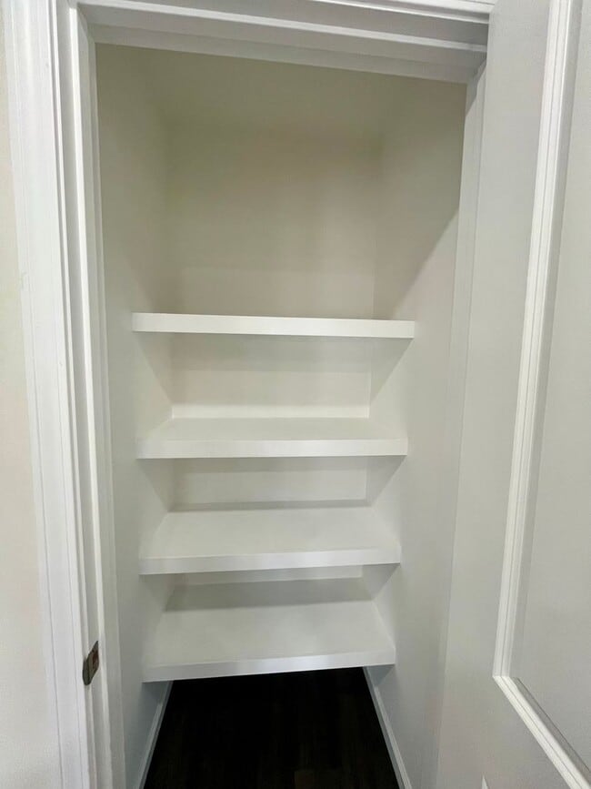 Building Photo - 146-146 Weise Pkwy