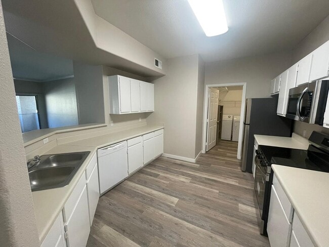 Foto del edificio - 3236 E Chandler Blvd