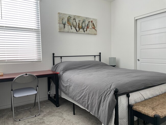 Queen Bedroom - 3722 Neblina Dr