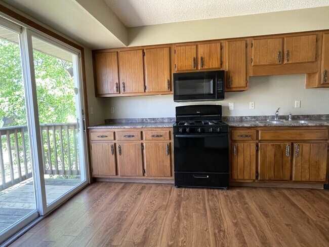 Foto del edificio - 2018 Timberridge Dr