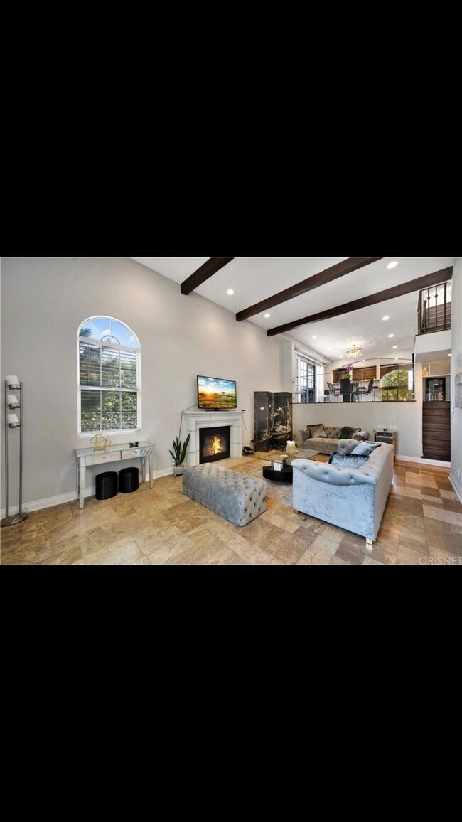 Building Photo - 2950 S Bentley Ave