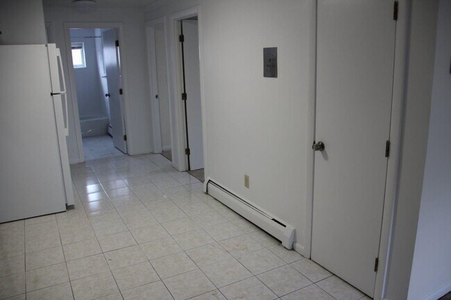 Foto del edificio - 2 Bed 1 Bath available NOW
