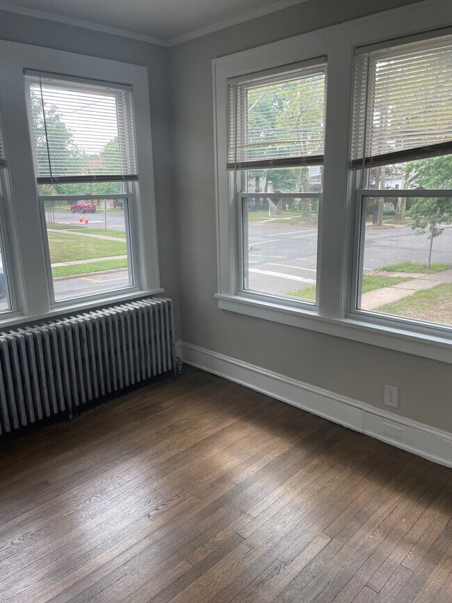 Building Photo - 119 S 1st Ave