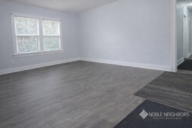 Foto del edificio - 10728 Old Kings Rd