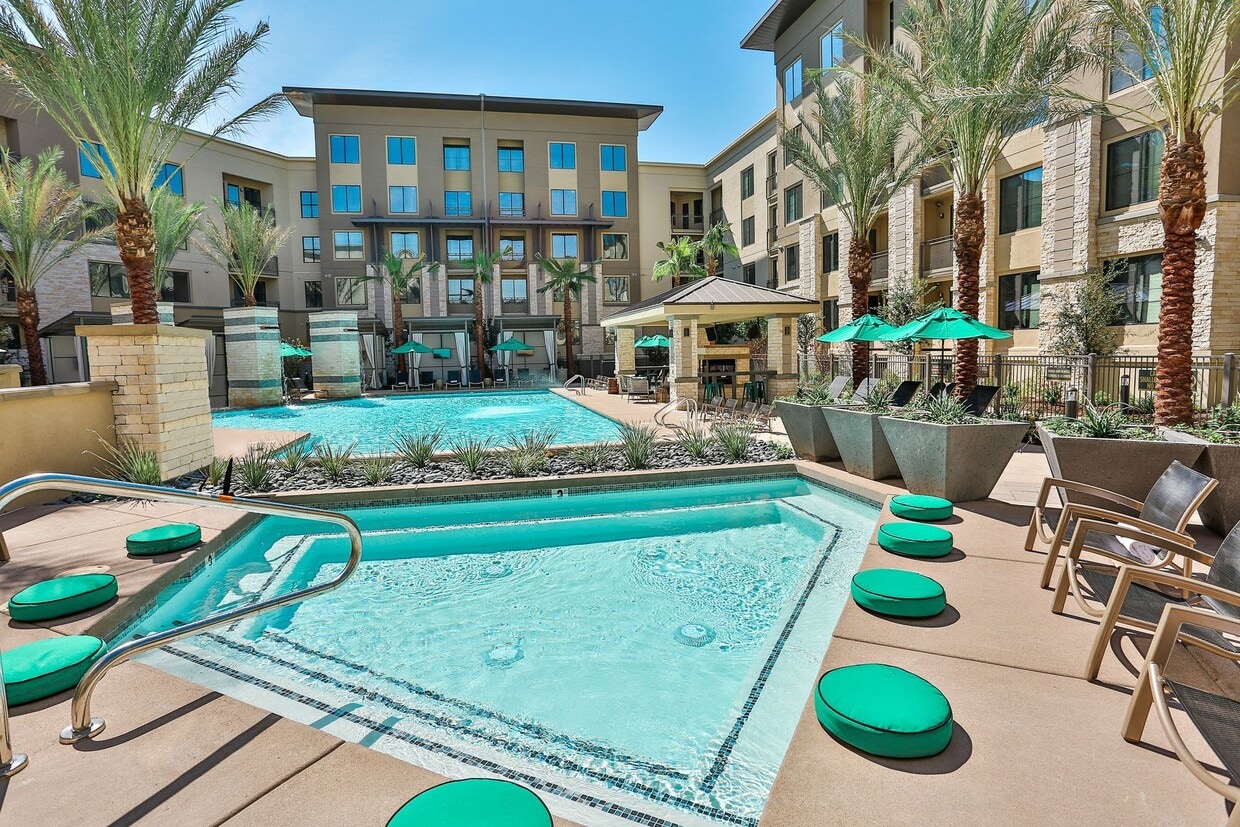 Altitude Sixteen 75 1675 E Morten Ave Phoenix, AZ Apartments for