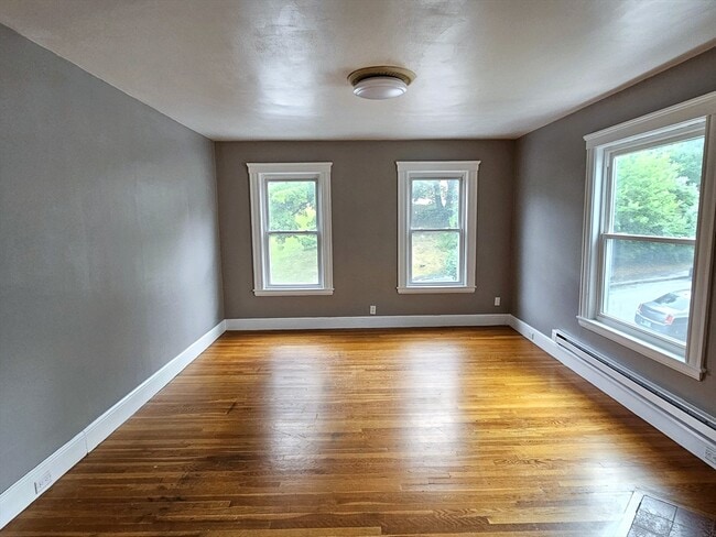 Building Photo - 117 Merrifield St