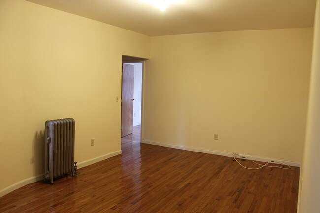 Foto del edificio - 630 Isham St