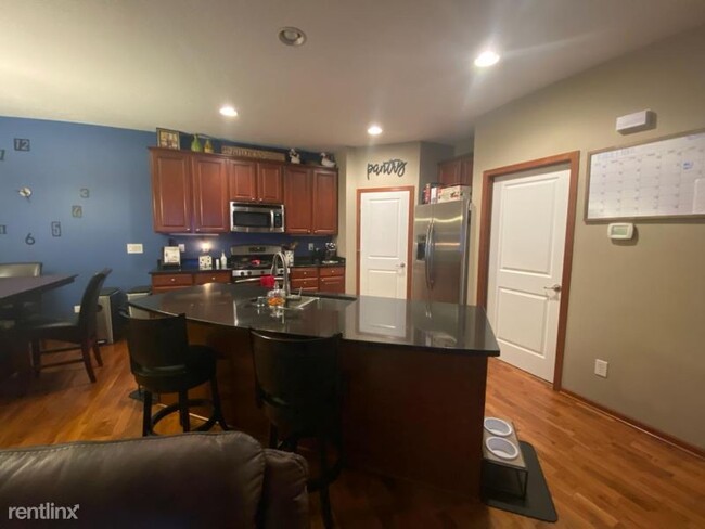 Building Photo - 3 br, 3.5 bath Townhome - 4008 Cedar Grove...