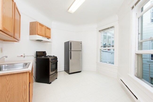 Building Photo - 1301 Leavenworth St