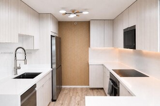 Building Photo - 550 Ocean Dr