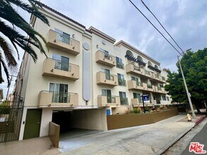 Building Photo - 1353 N Fuller Ave