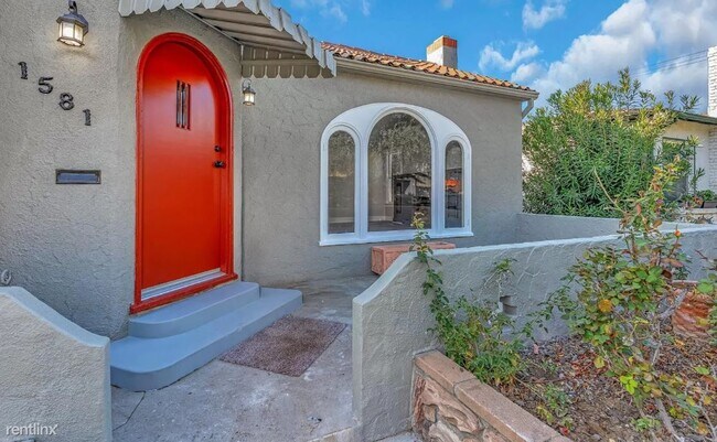 Building Photo - 3 br, 1.5 bath House - 1581 N Safford Ave