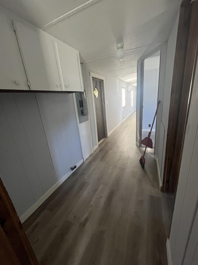 Building Photo - 1344 US-1