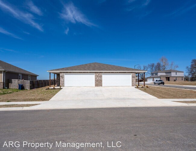 Building Photo - 3 br, 2 bath House - 509A W Christopher Drive