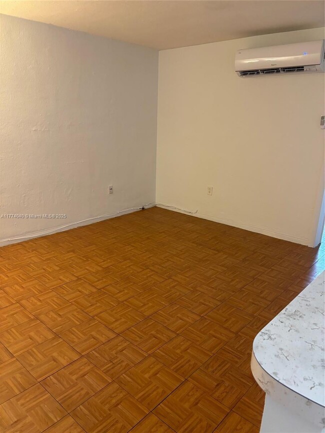 Building Photo - 6780 SW 44th St