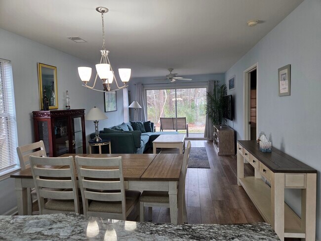 Foto del edificio - 1258 River Oaks Dr