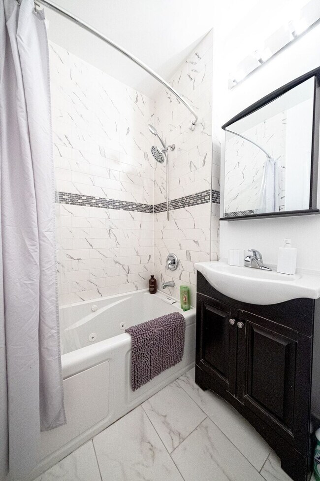 Foto del edificio - 241 W 113th St