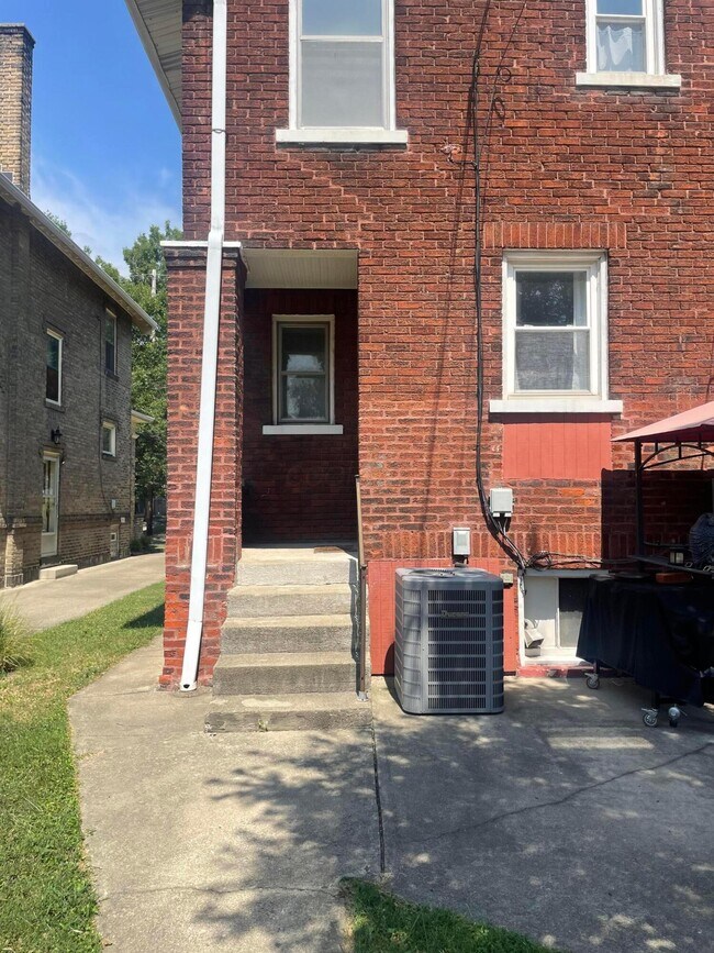 Foto del edificio - 273 Thurman Ave