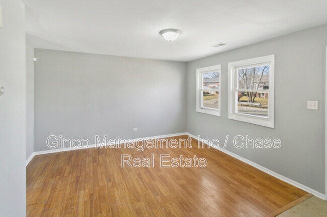 Foto del edificio - 594 Andover St