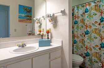 1BR, 1BA - 790SF - BL-4 - Lake Carlton Arms