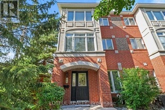Building Photo - 68 Metropole Private
