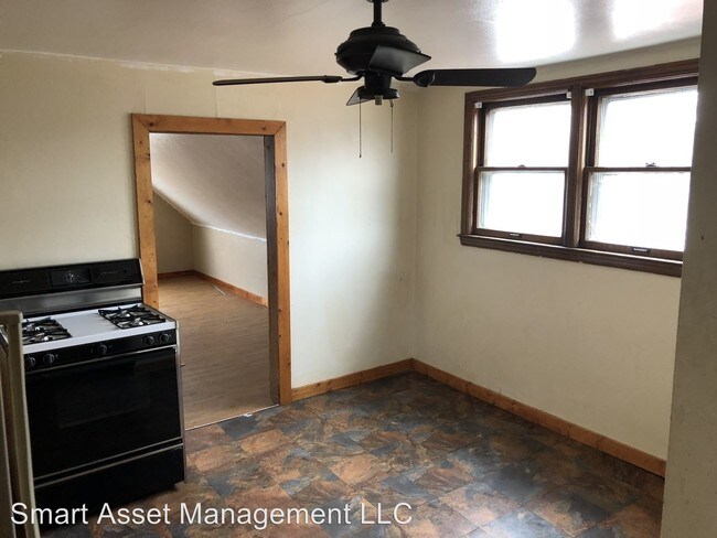 Building Photo - 2076 S 71st St