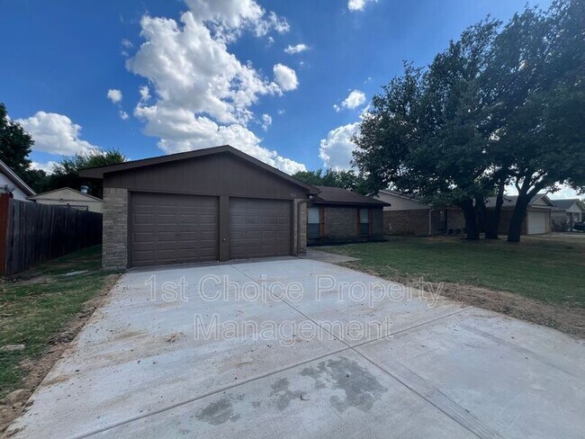 Building Photo - 709 Fair Meadows Dr