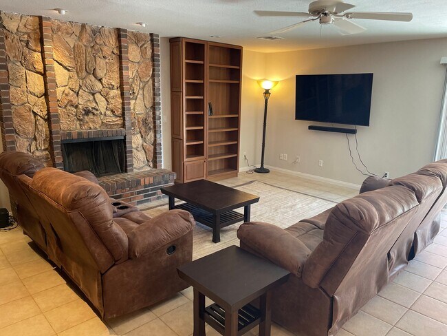 Foto del edificio - 1254 Los Meadows Dr