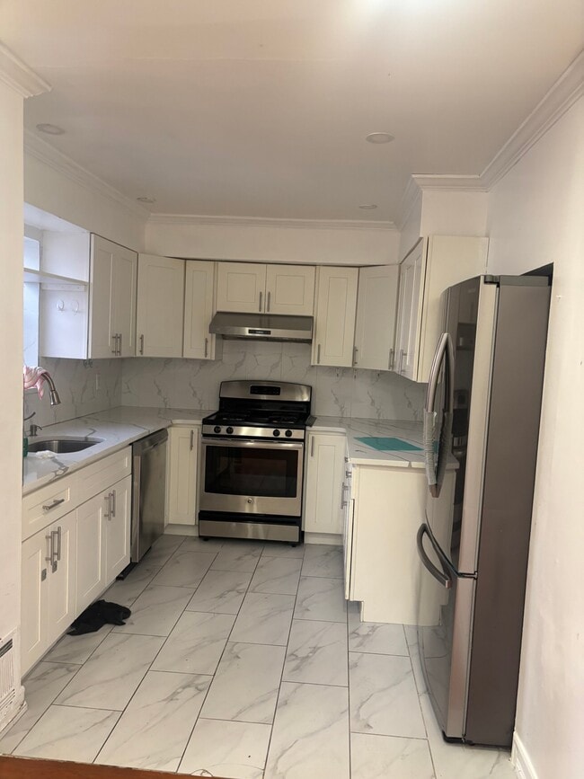 Photo - 25-07 College Point Blvd House