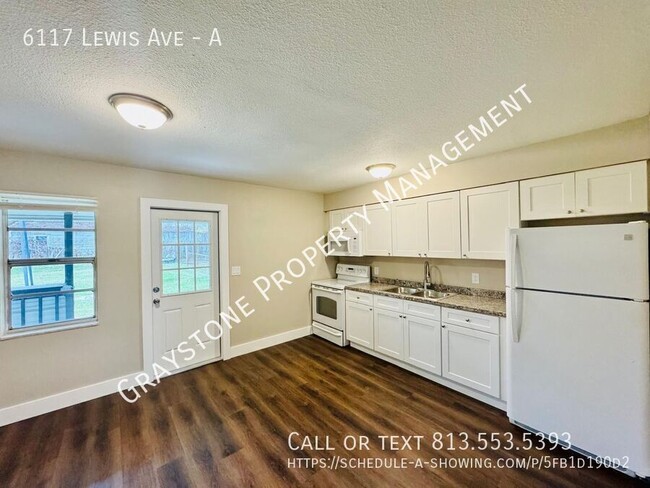 Foto del edificio - Make This 2-Bed, 1-Bath Home at Gibsonton ...