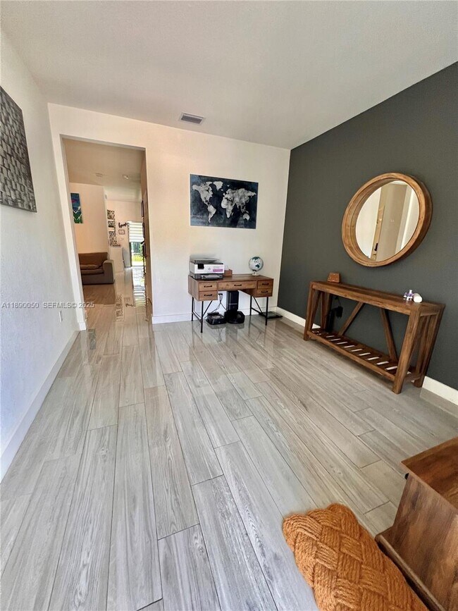 Foto del edificio - 4654 Santa Cruz Way