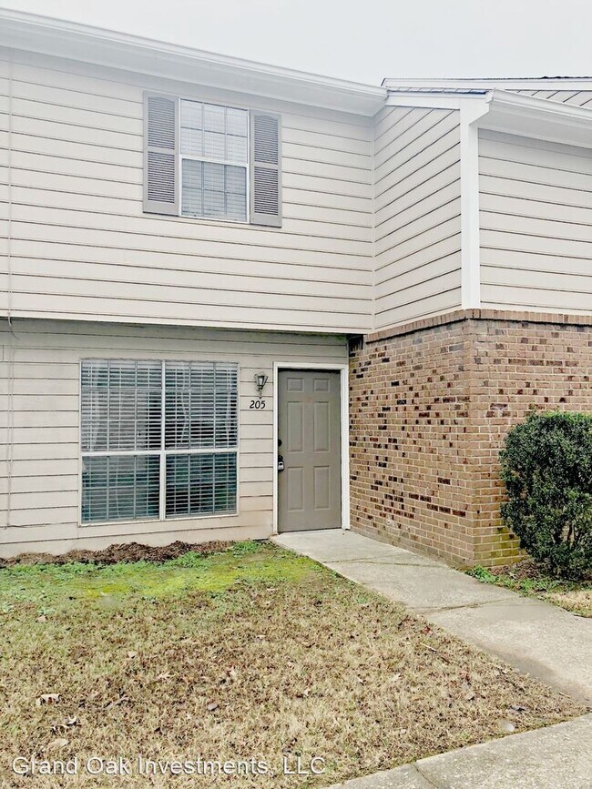 2 br, 1.5 bath House 202 Hillsboro Lane House Rental in Helena, AL