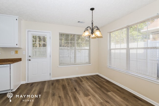 Foto del edificio - 331 Ashton Pl