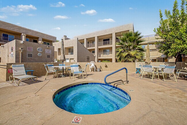 Foto del edificio - 7474 E Earll Dr