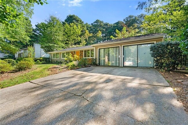 Building Photo - 1069 Martin Rd