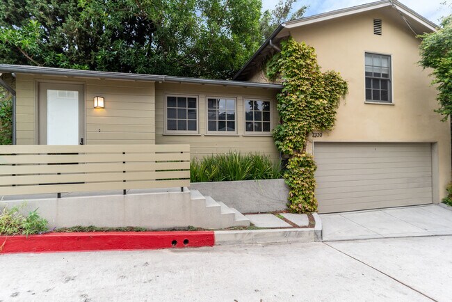 Building Photo - 2320 Cheremoya Ave