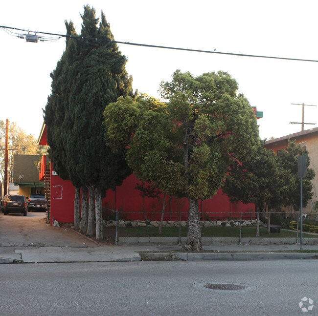 Foto del edificio - 323 N Avenue 50