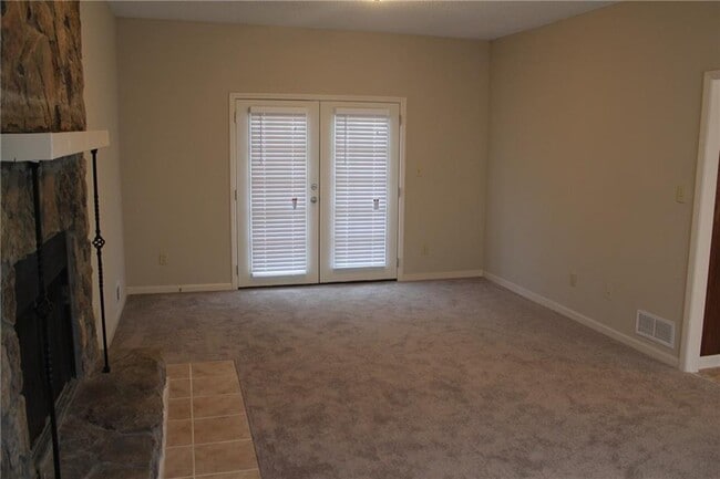 Building Photo - 2677 Colony Cir