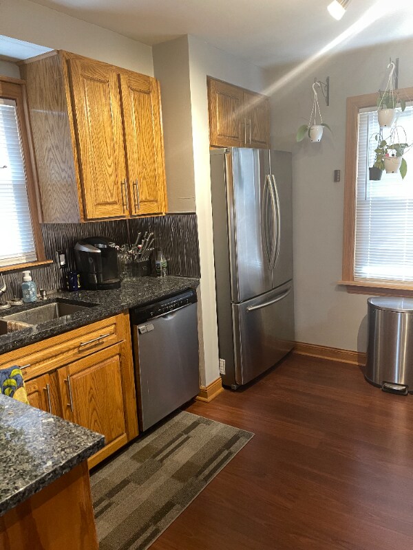 Foto del edificio - 8119 Covington Dr