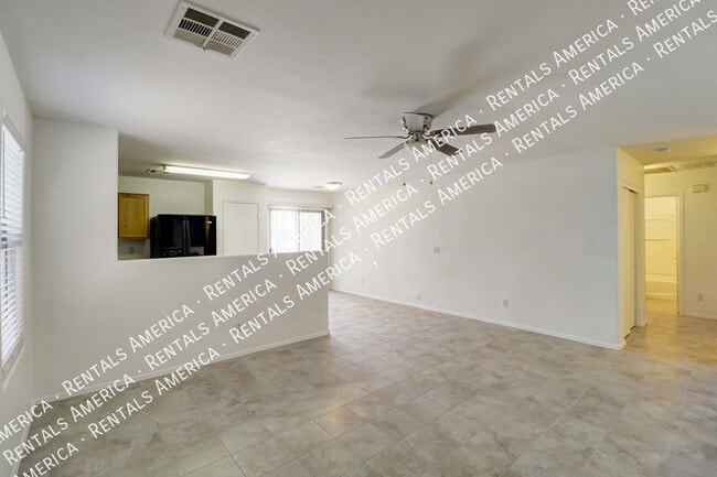 Building Photo - 6003 E Sunrise Cir