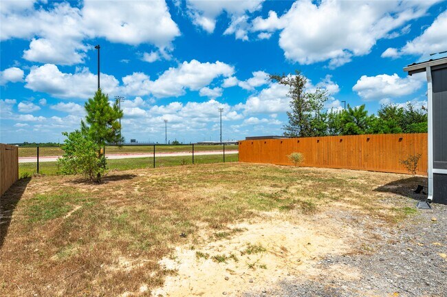 Building Photo - 1133 Rd 5823