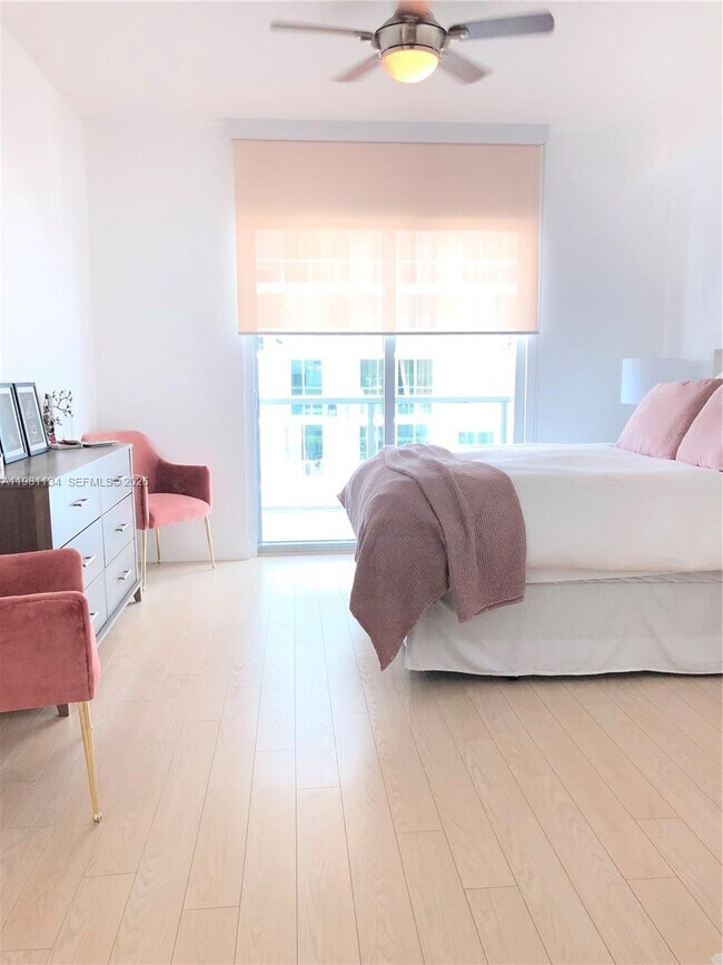 Foto del edificio - 1111 SW 1st Ave