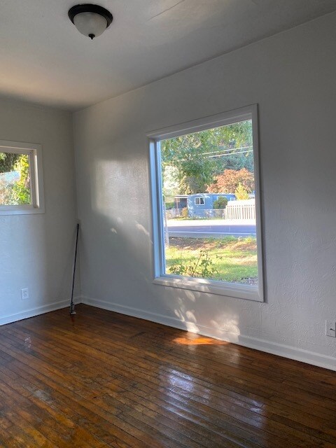 Building Photo - 3180 Brown Rd NE